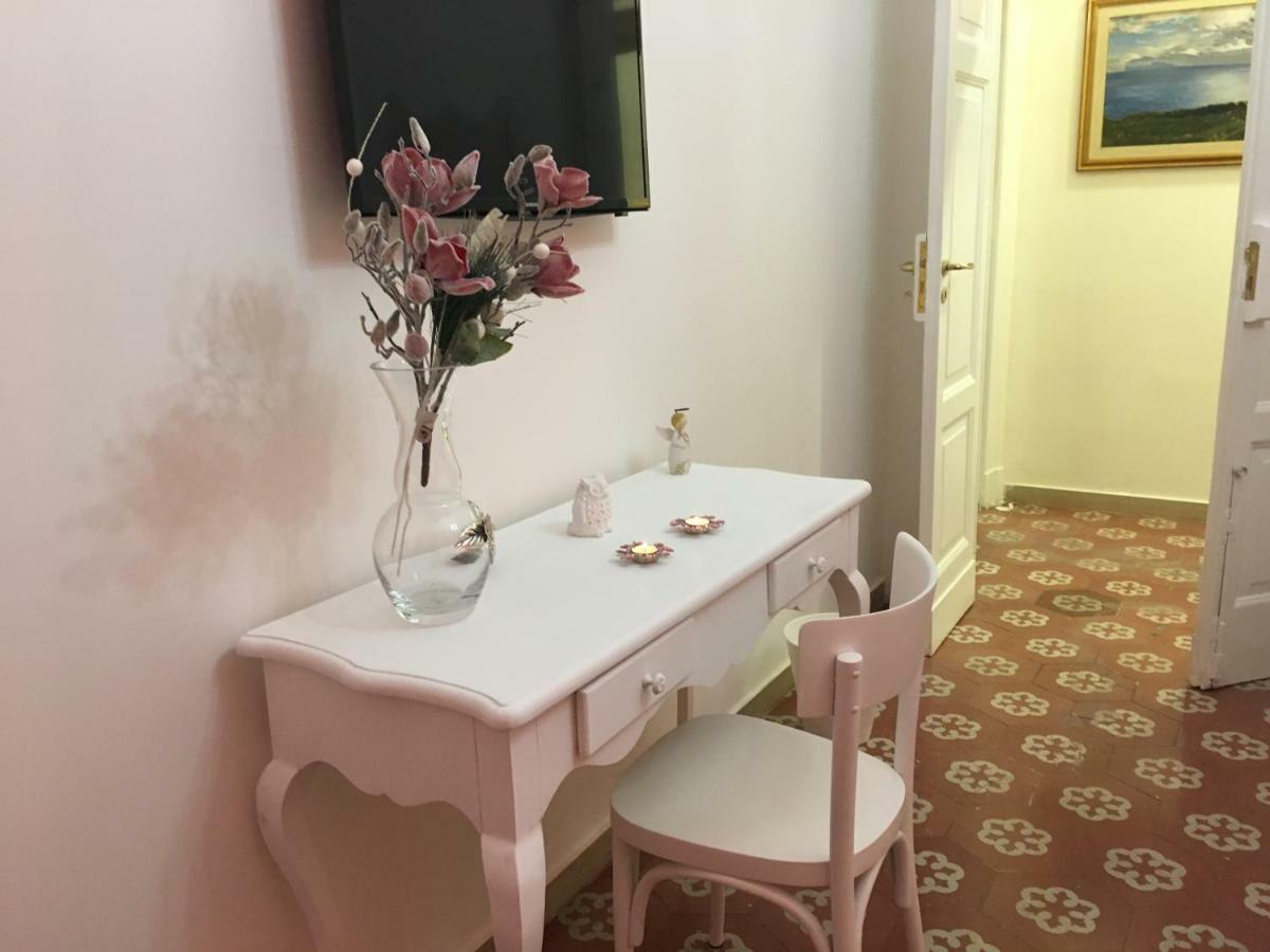 B&B Resta Cu Mme Neapol Zewnętrze zdjęcie